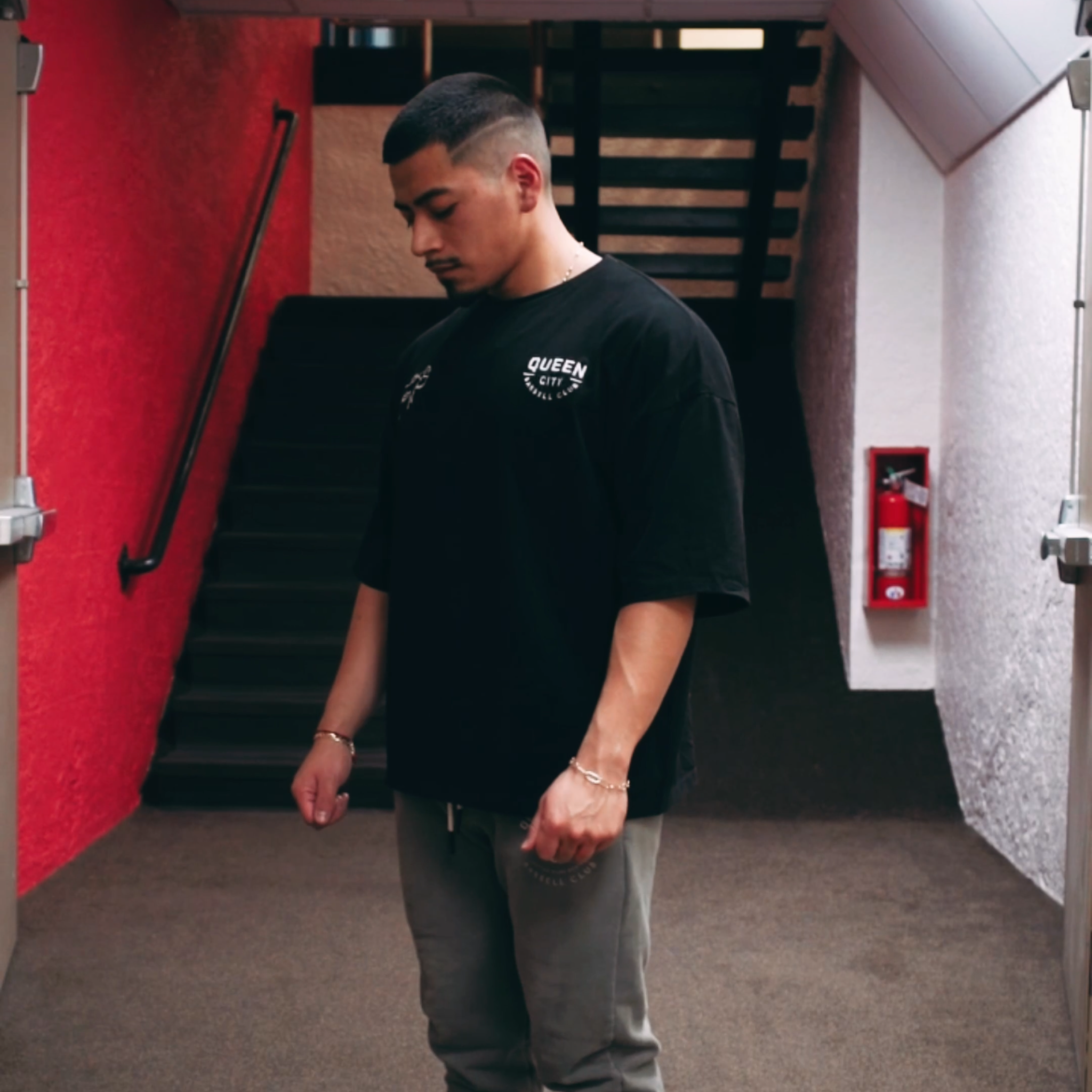 LIGHTWEIGHT VINTAGE TEE // BLACK